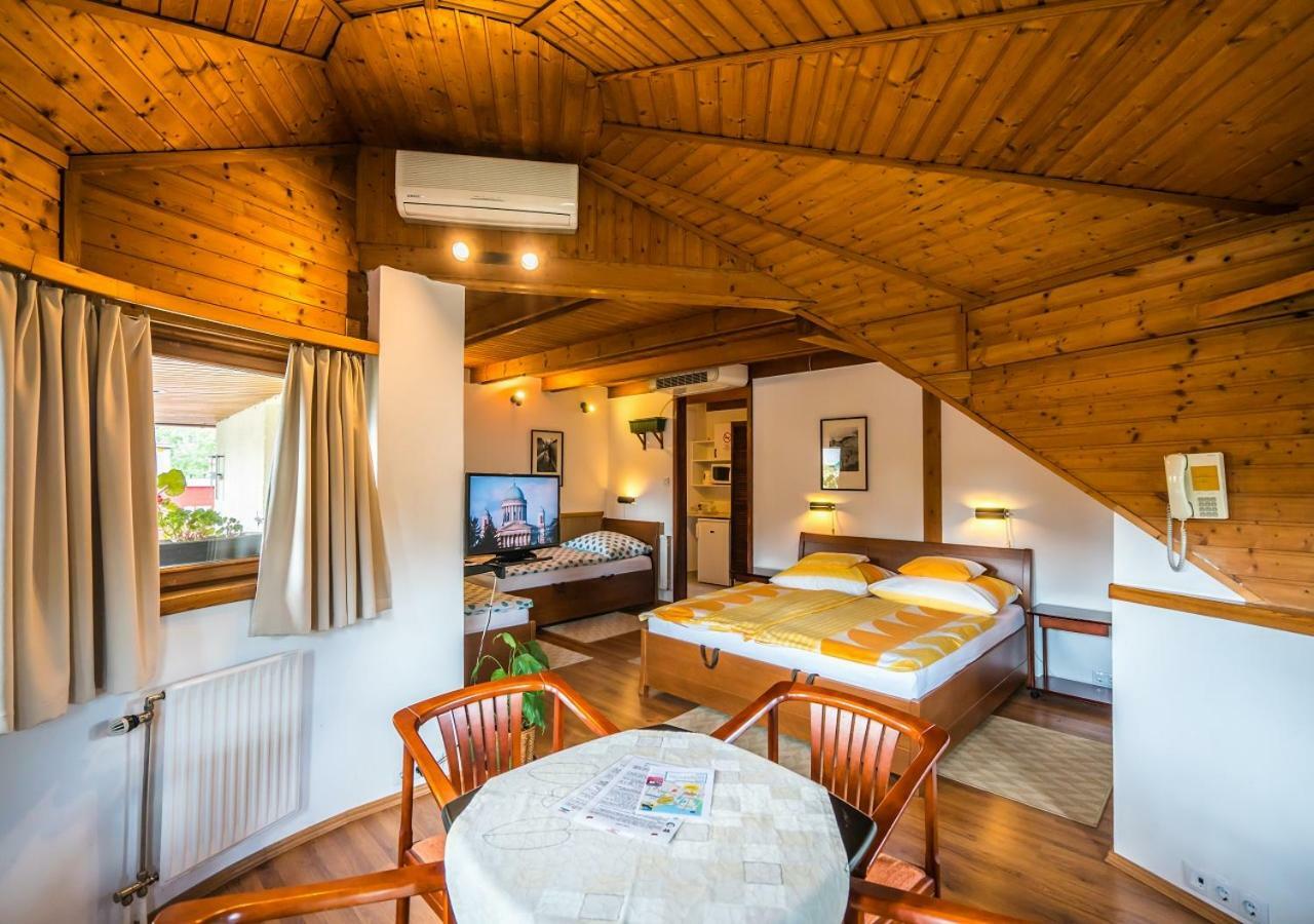 Szent Kristof Panzio Hotel Esztergom Eksteriør billede