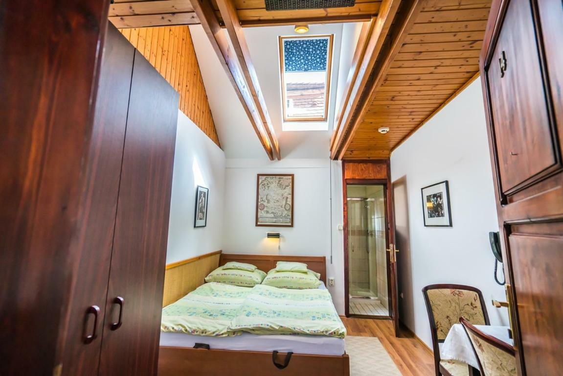 Szent Kristof Panzio Hotel Esztergom Eksteriør billede