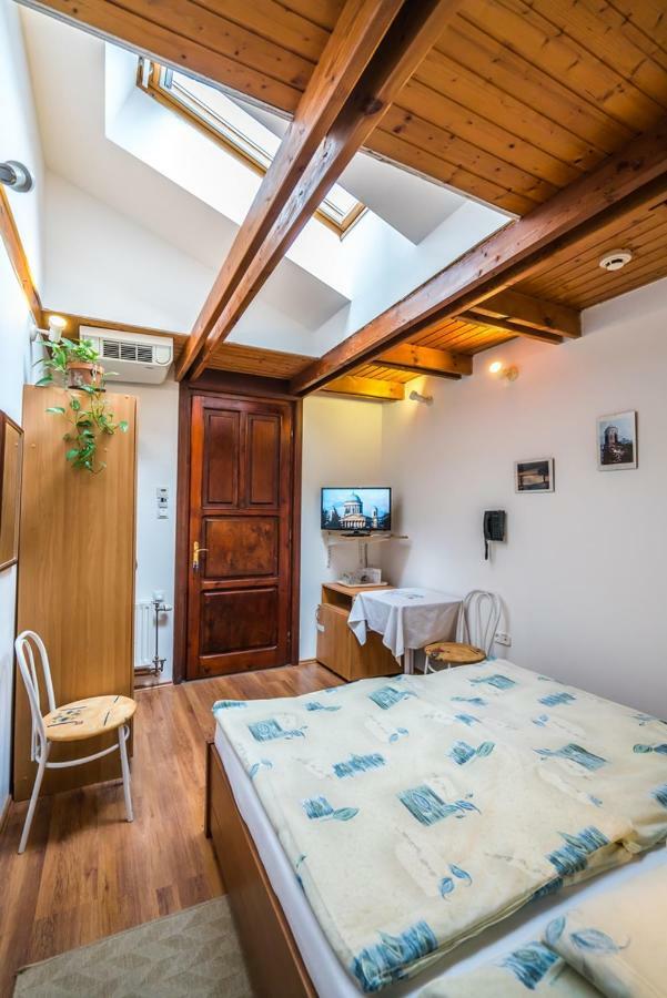Szent Kristof Panzio Hotel Esztergom Eksteriør billede
