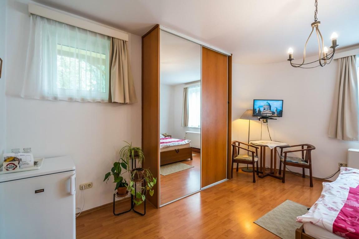 Szent Kristof Panzio Hotel Esztergom Eksteriør billede