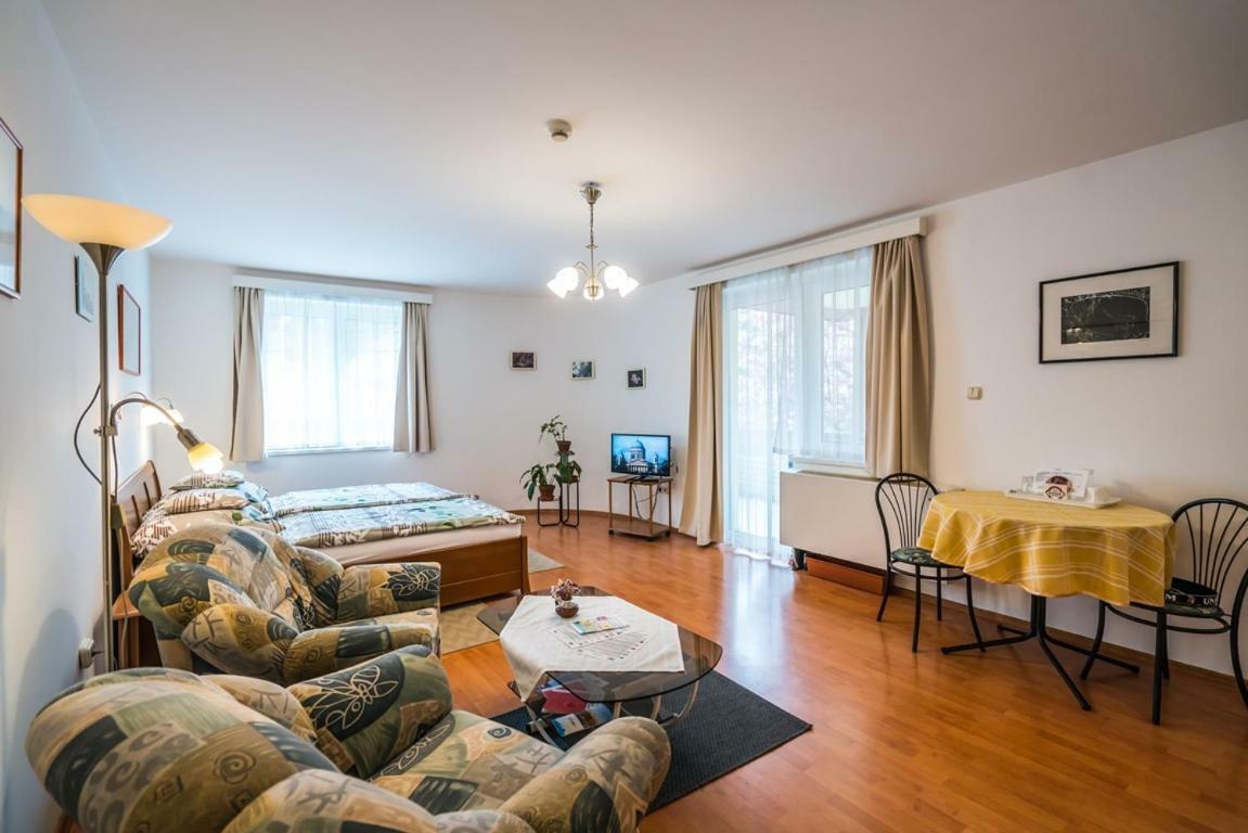 Szent Kristof Panzio Hotel Esztergom Eksteriør billede