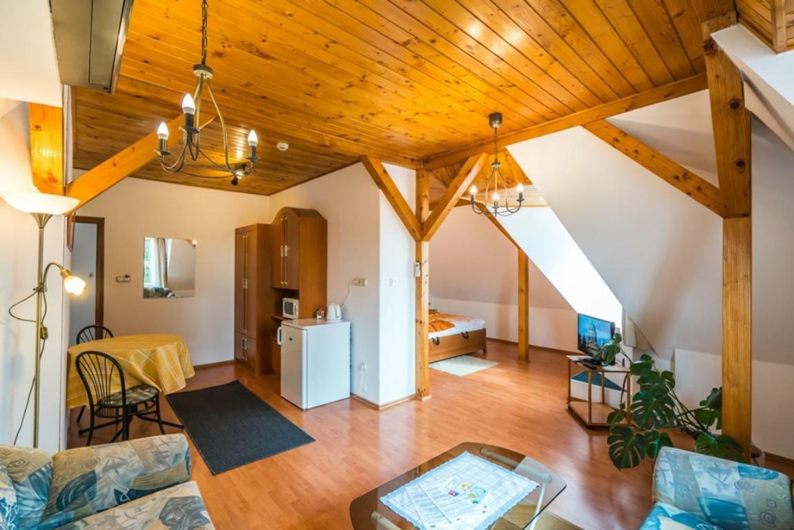Szent Kristof Panzio Hotel Esztergom Eksteriør billede