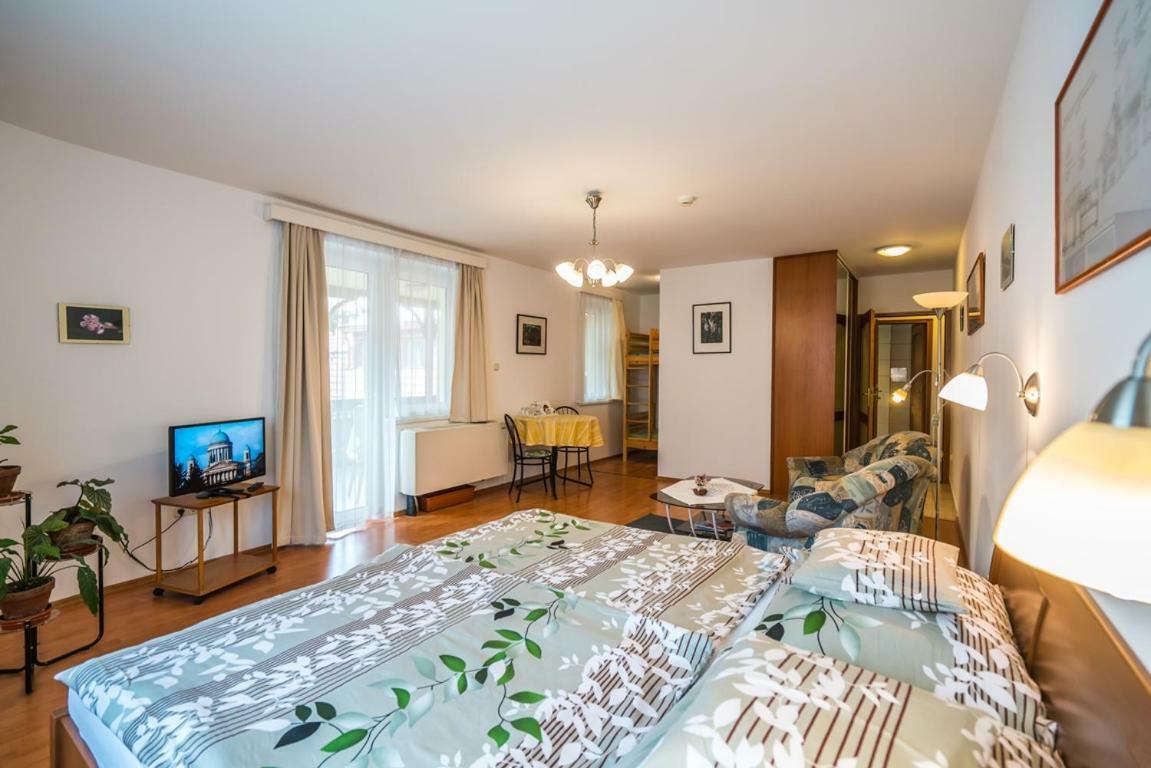 Szent Kristof Panzio Hotel Esztergom Eksteriør billede