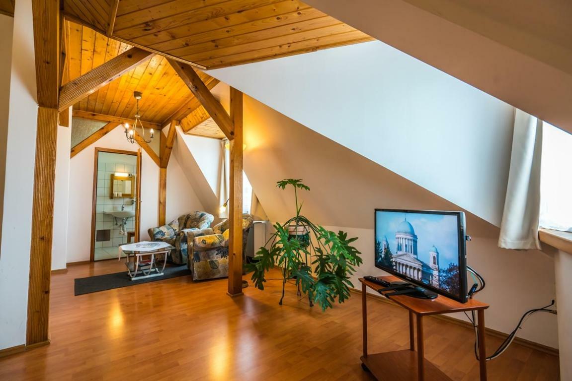 Szent Kristof Panzio Hotel Esztergom Eksteriør billede