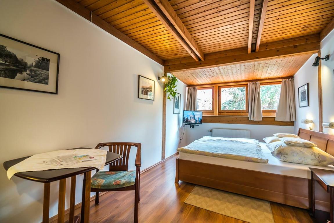Szent Kristof Panzio Hotel Esztergom Eksteriør billede