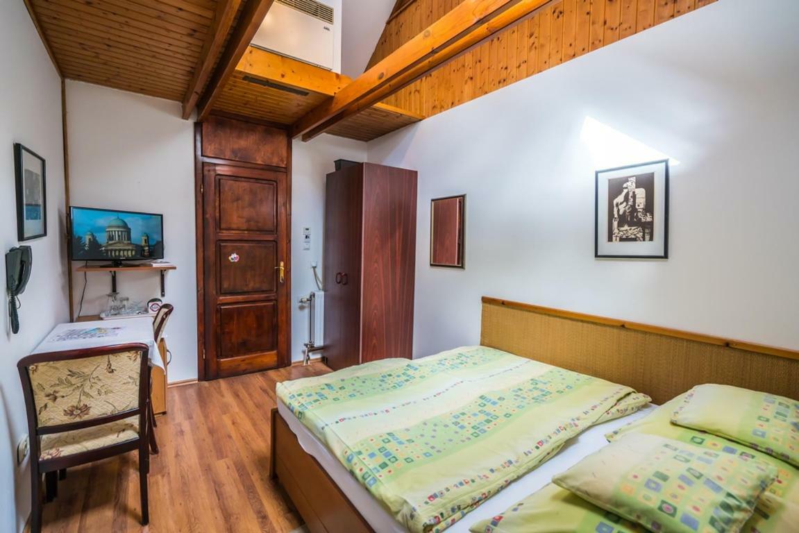 Szent Kristof Panzio Hotel Esztergom Eksteriør billede