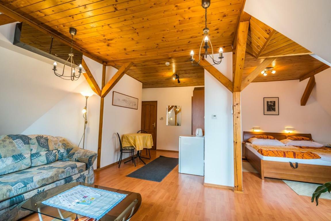Szent Kristof Panzio Hotel Esztergom Eksteriør billede