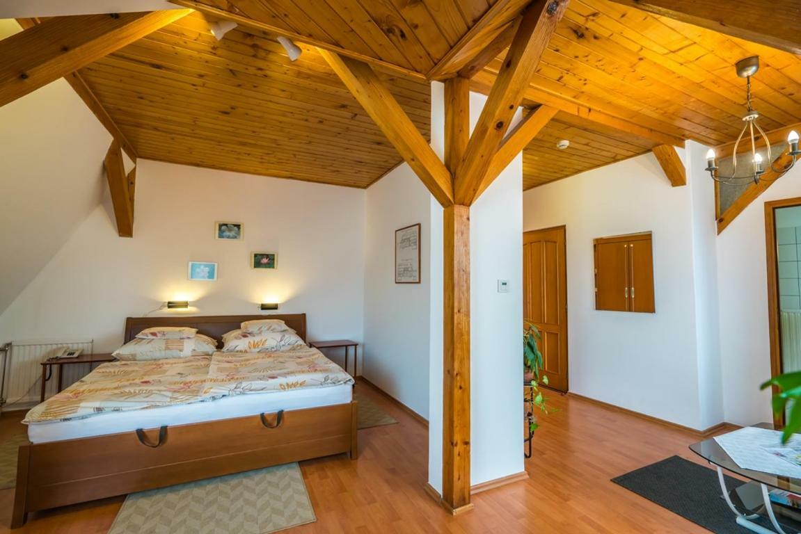 Szent Kristof Panzio Hotel Esztergom Eksteriør billede