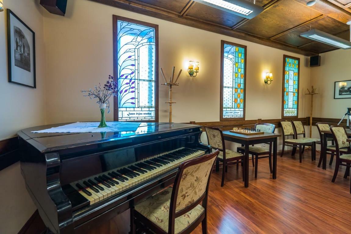 Szent Kristof Panzio Hotel Esztergom Eksteriør billede